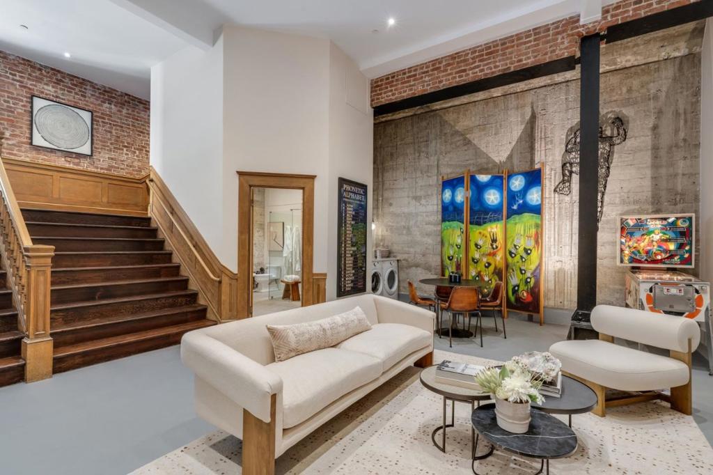main property photo 76