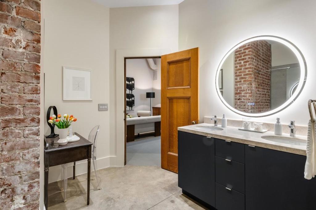 main property photo 81