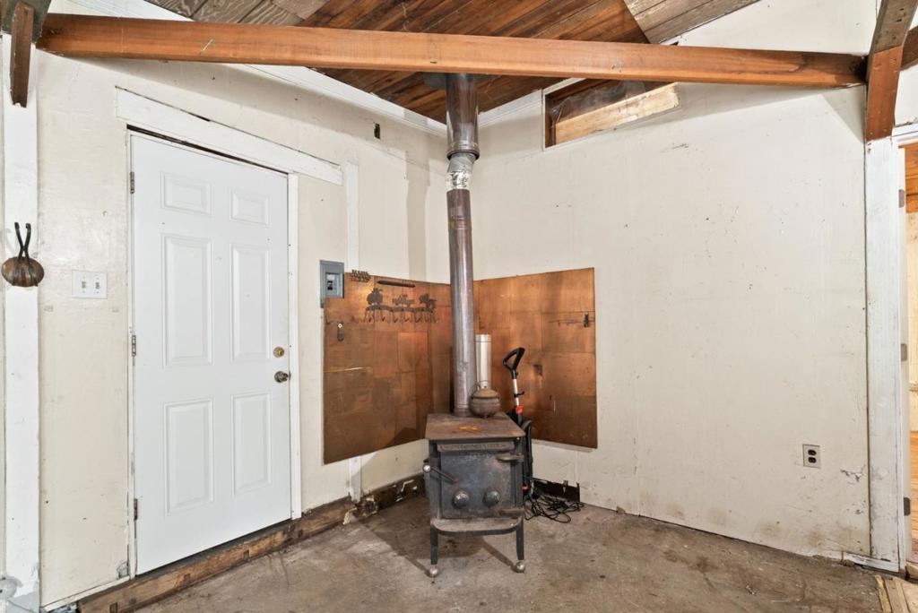 main property photo 60