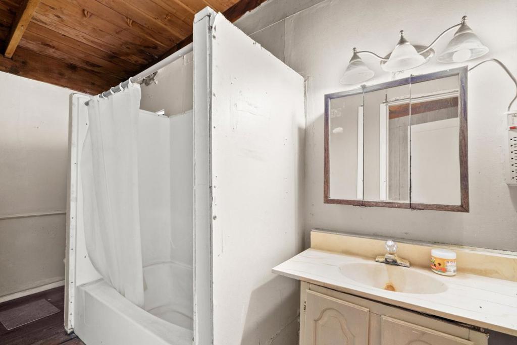 main property photo 65