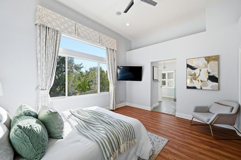 main property photo 60