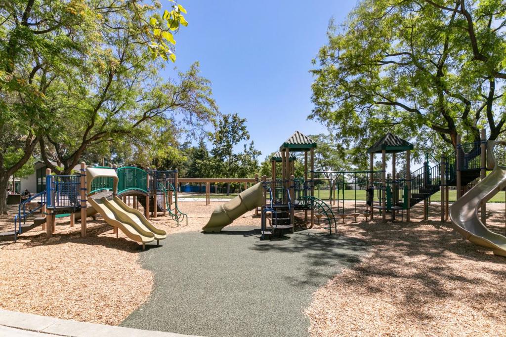 main property photo 67