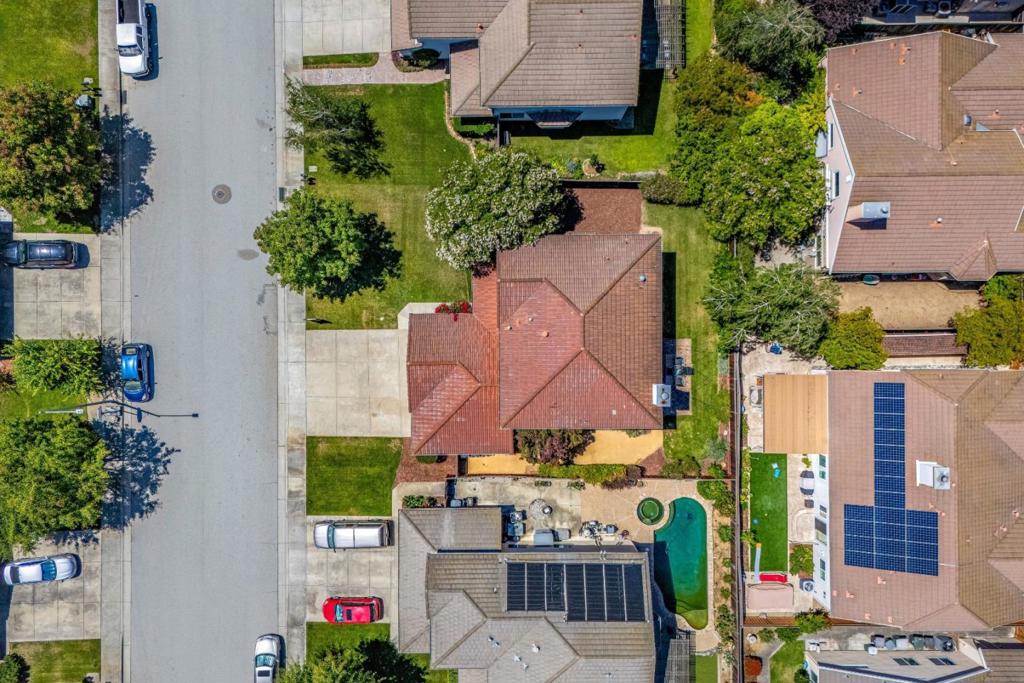 main property photo 75