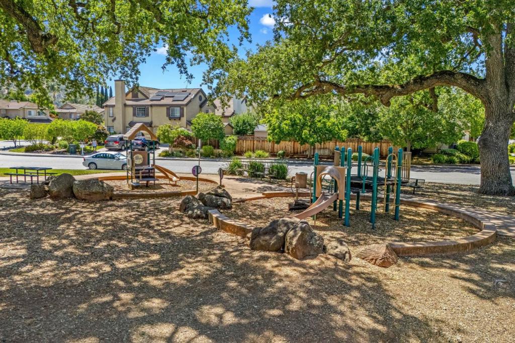main property photo 81