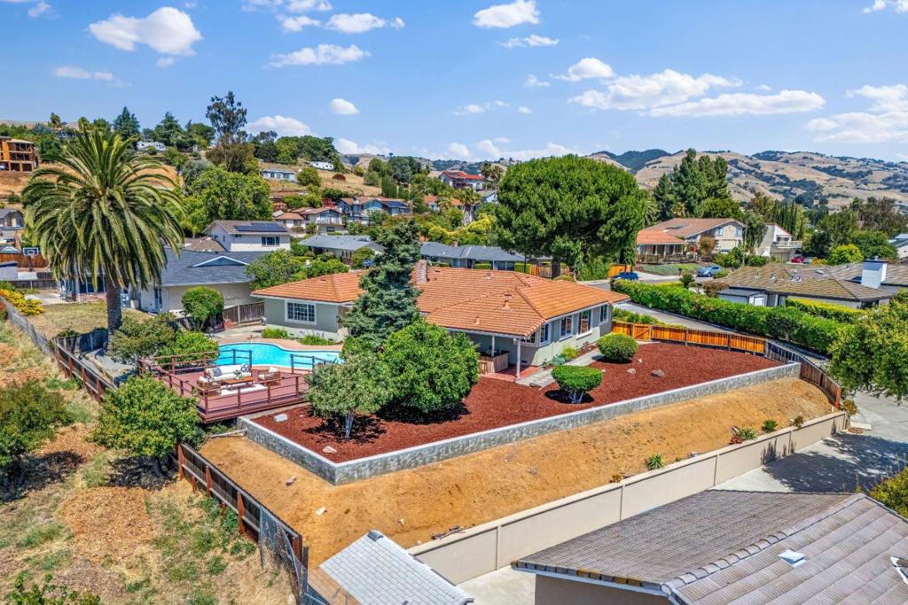 main property photo 67