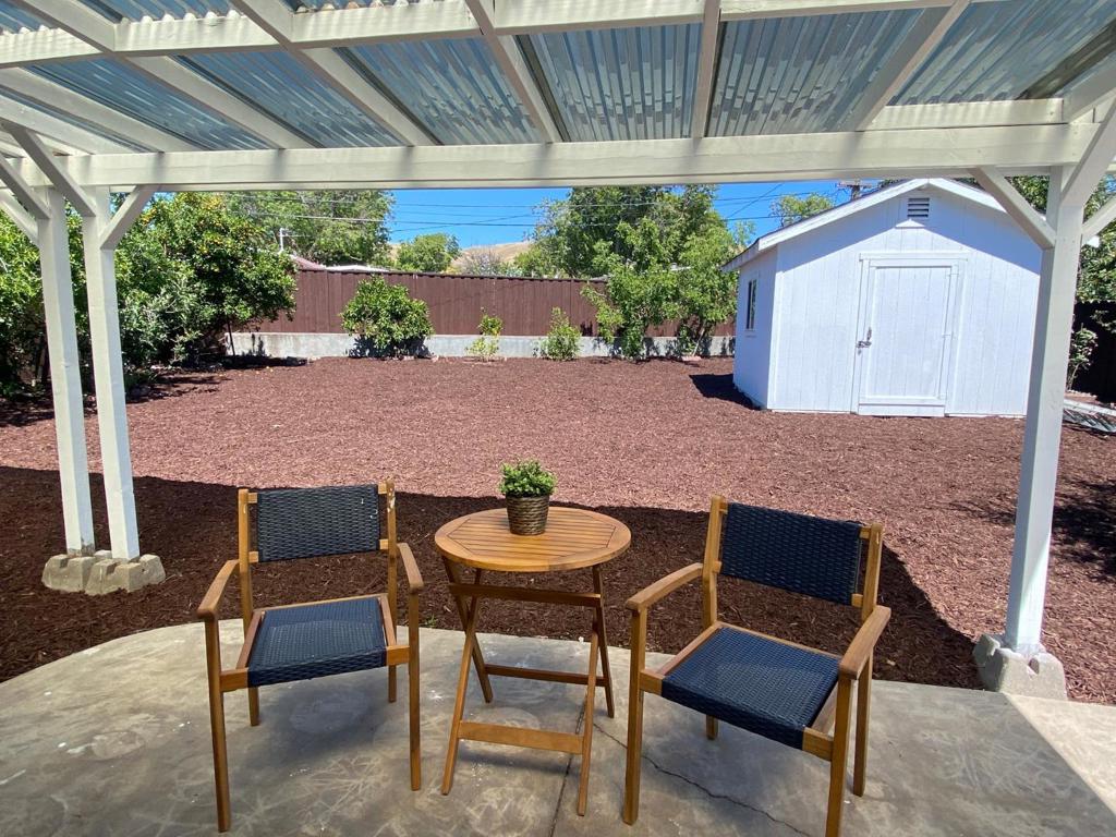 main property photo 18