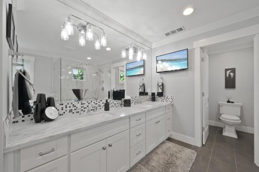 main property photo 78