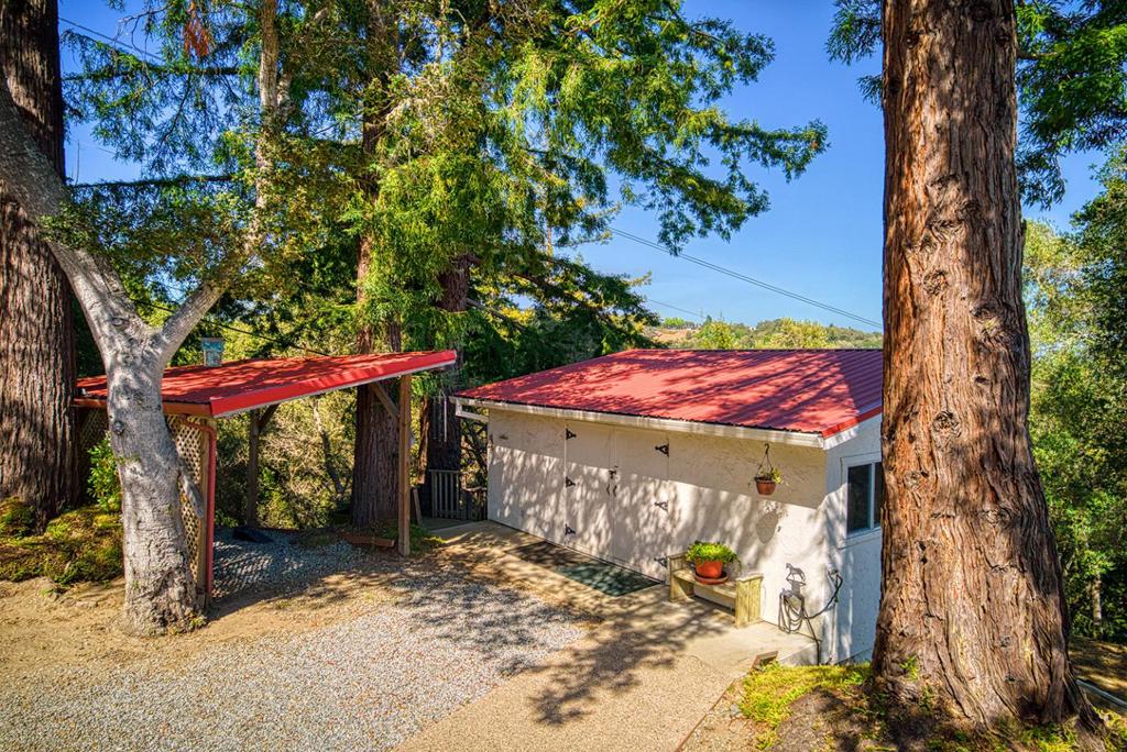 main property photo 94