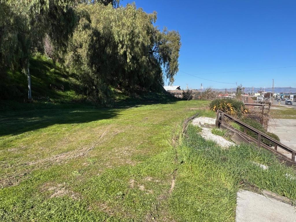 main property photo 11