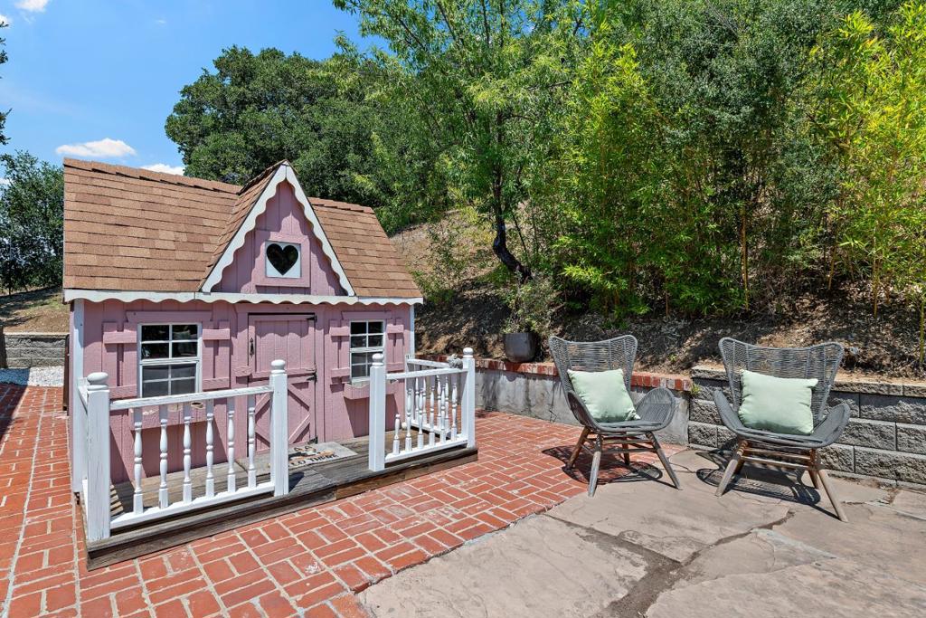 main property photo 40