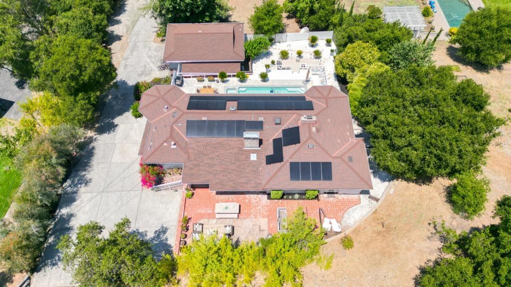 main property photo 50