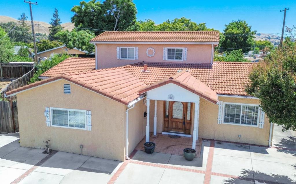 main property photo 43