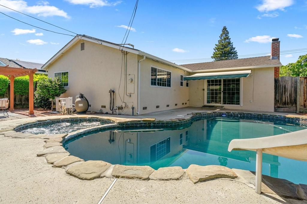 main property photo 23