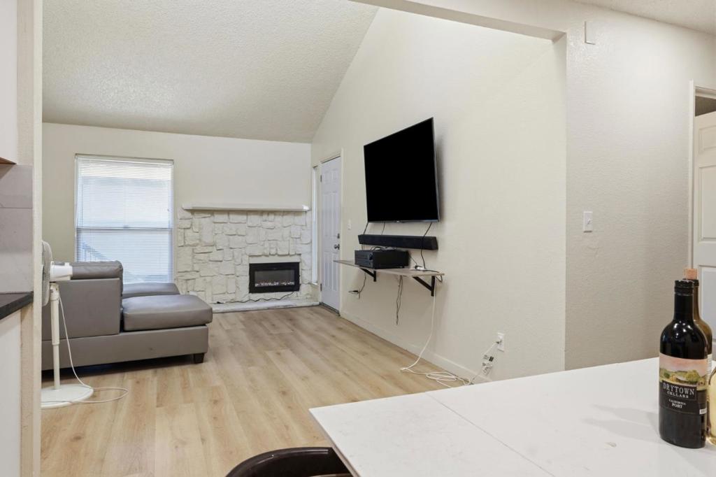 main property photo 10