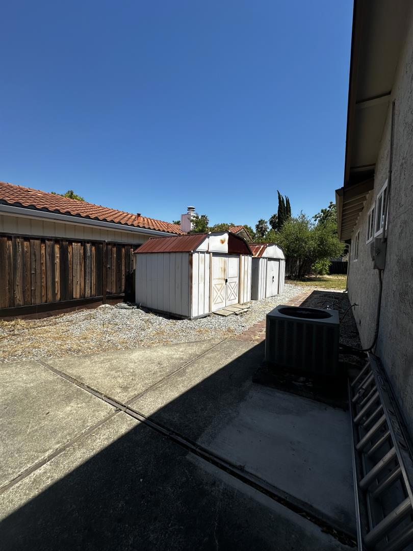 main property photo 50