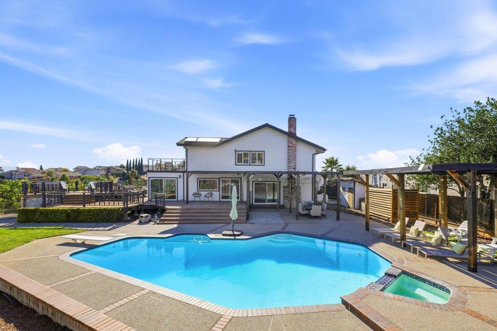 main property photo 44