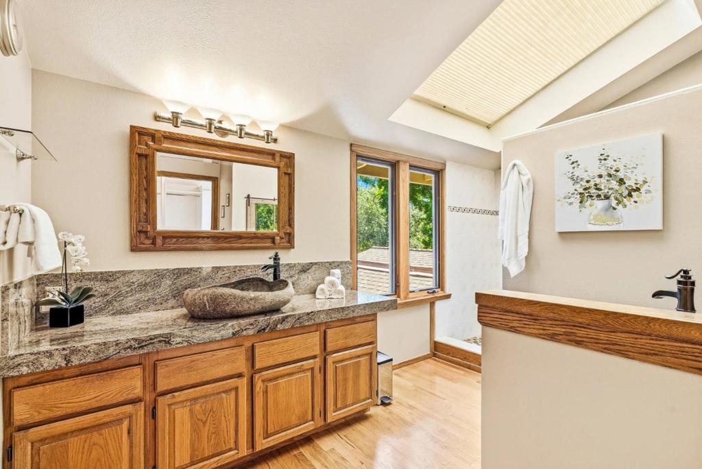 main property photo 76