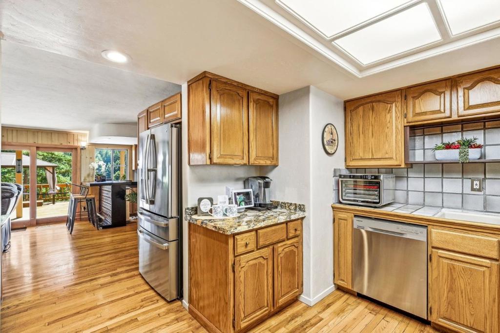 main property photo 94