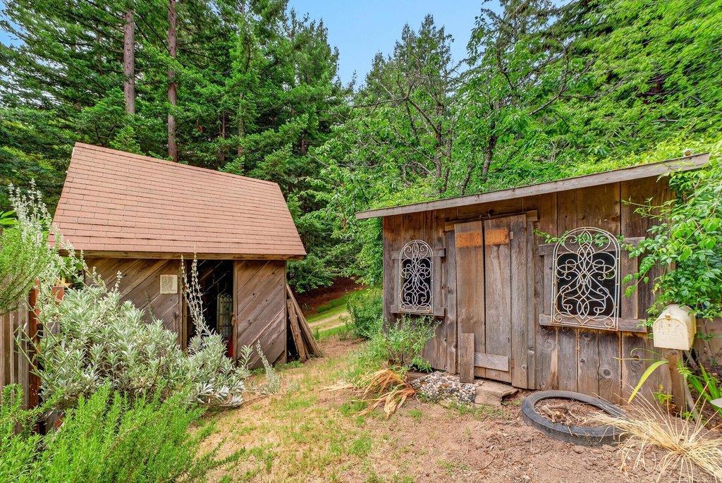 main property photo 40