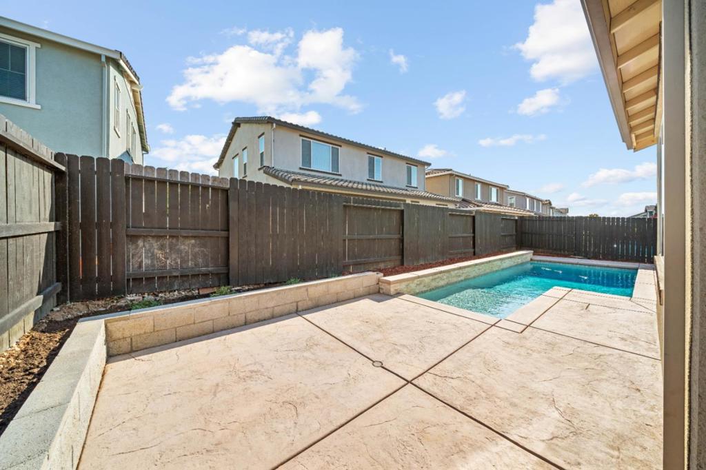 main property photo 58