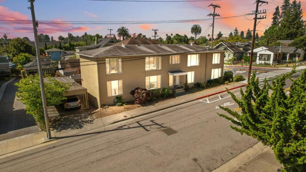 main property photo 30