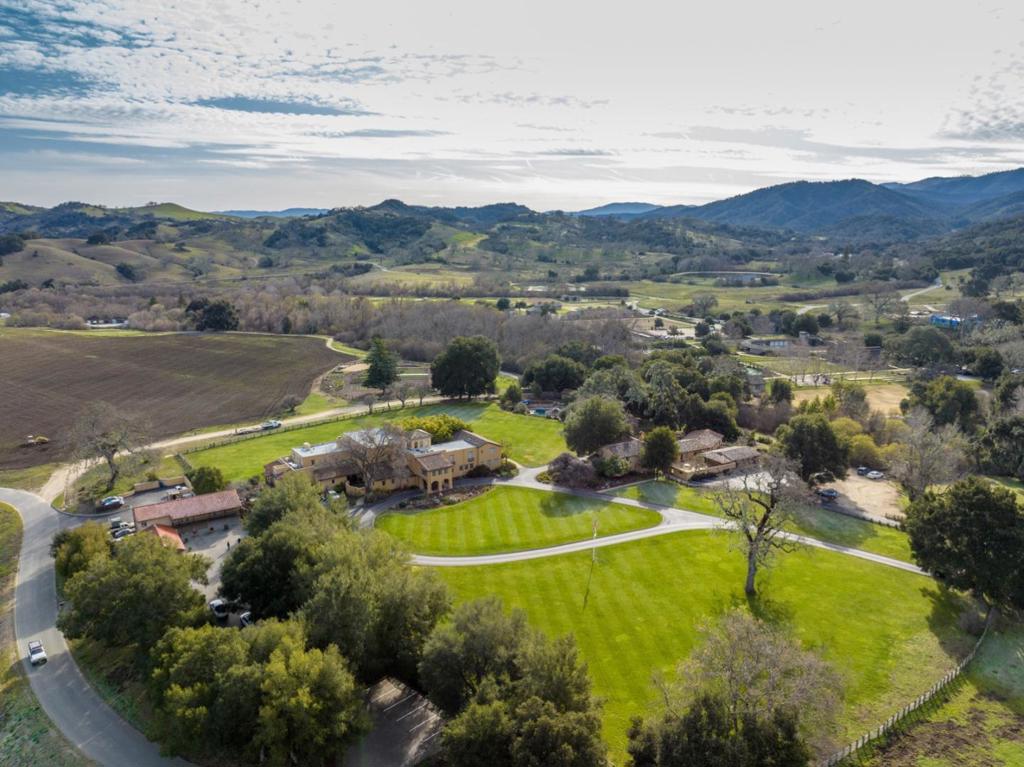 main property photo 10