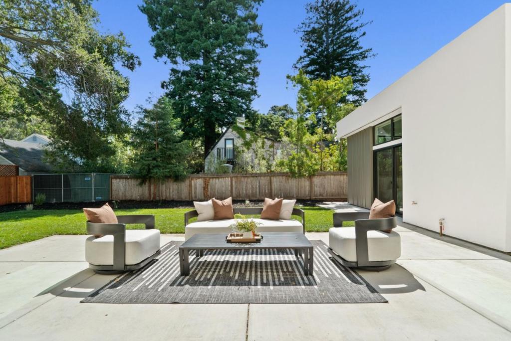 main property photo 76