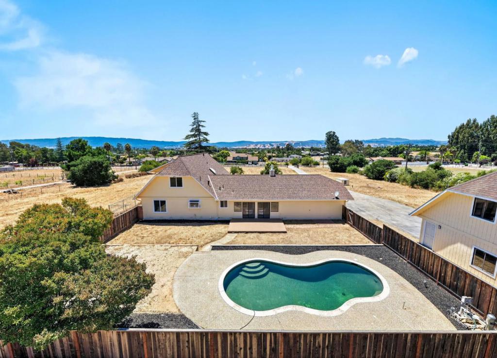 main property photo 57