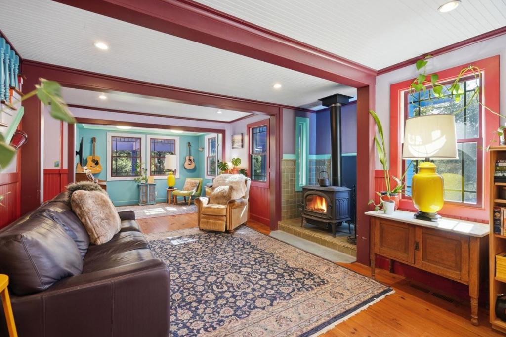 main property photo 12