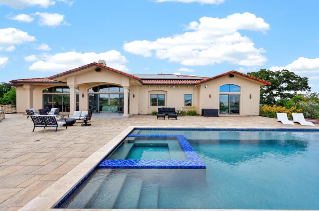 main property photo 76