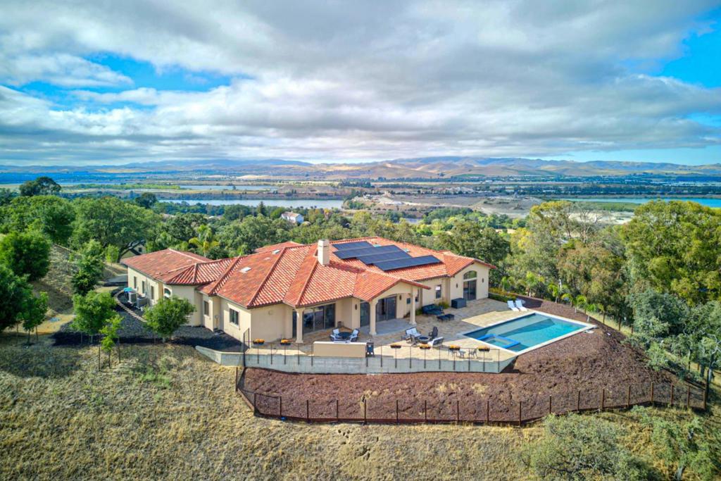 main property photo 90