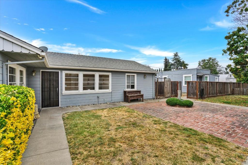 main property photo 18