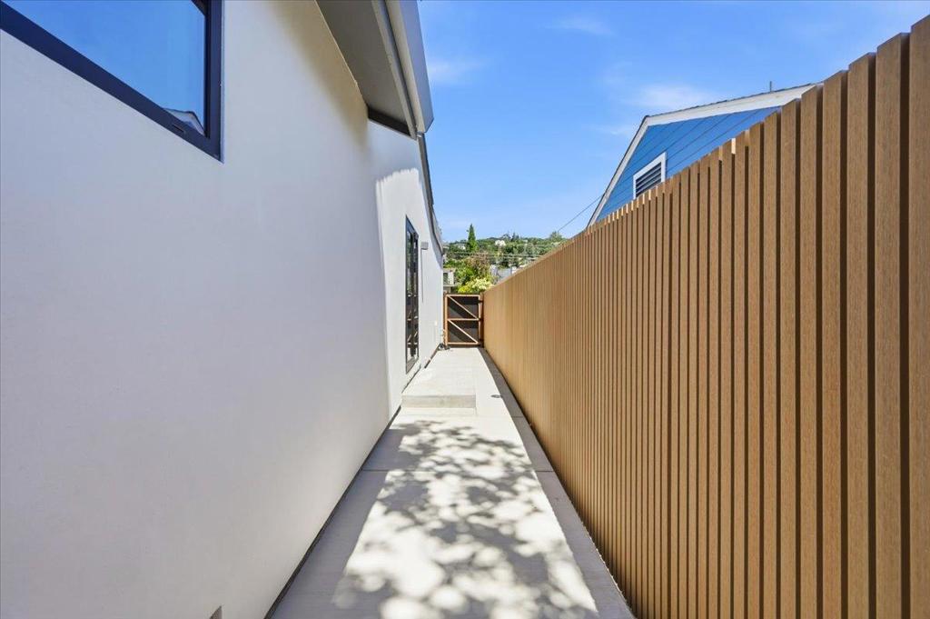 main property photo 126