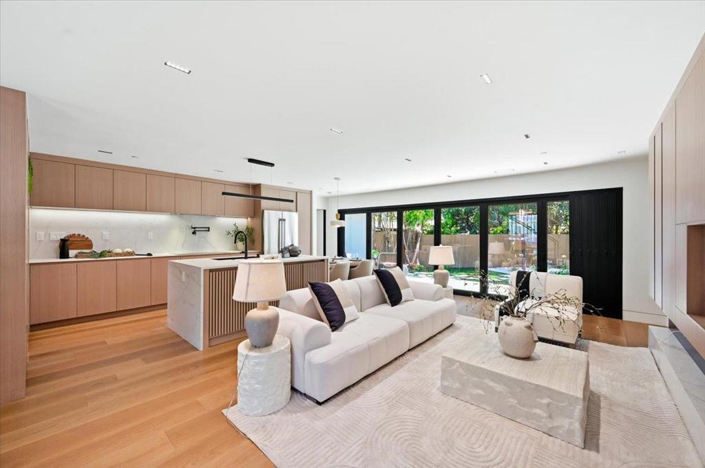 main property photo 94