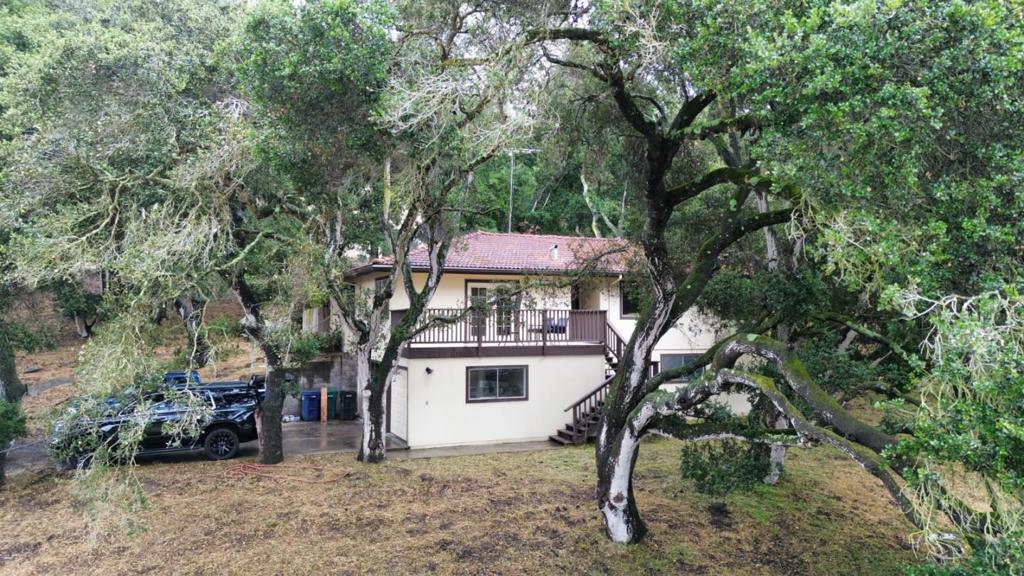 main property photo 40