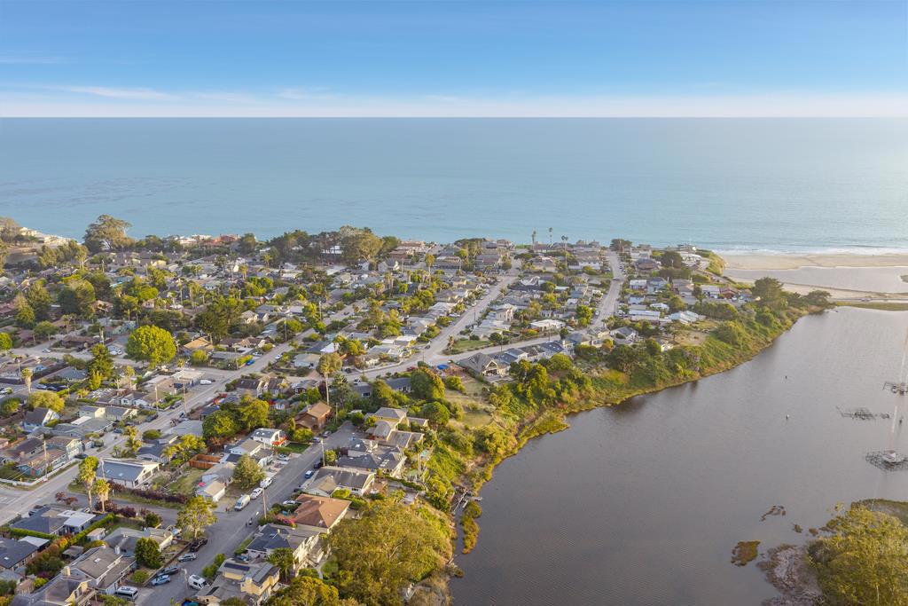 main property photo 74