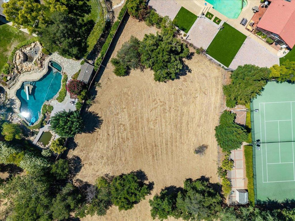 main property photo 31