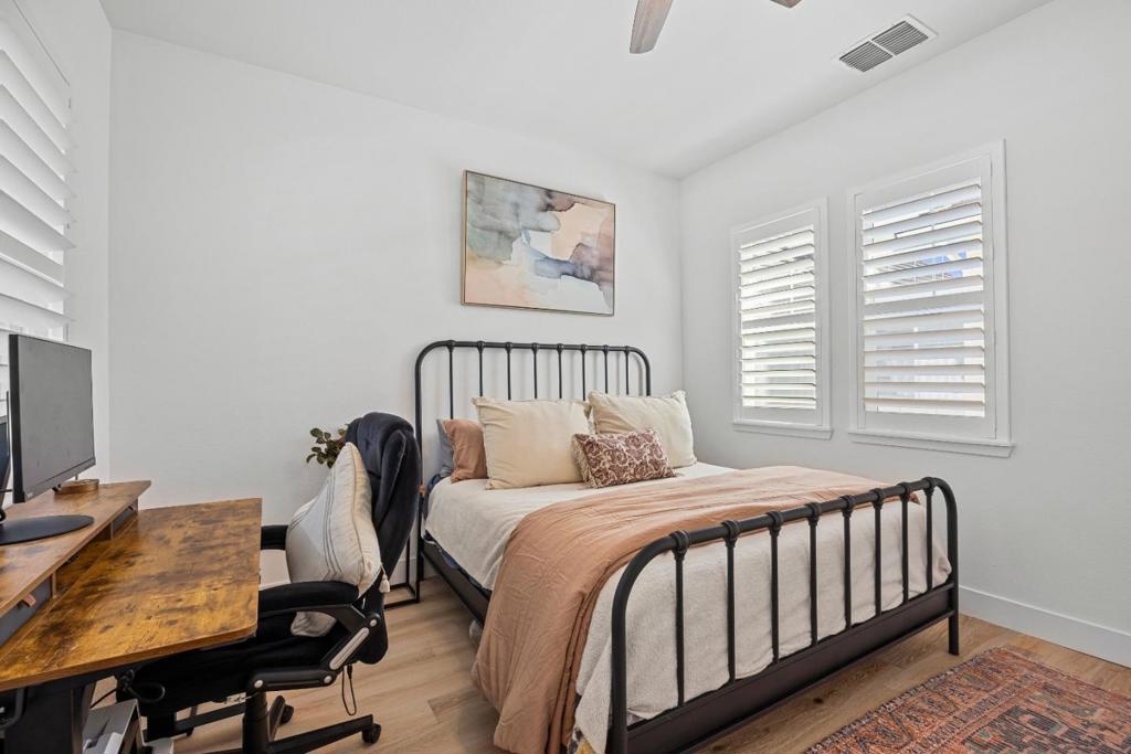 main property photo 38