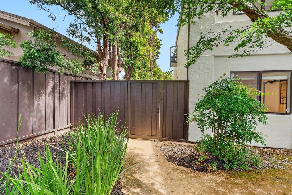 main property photo 67