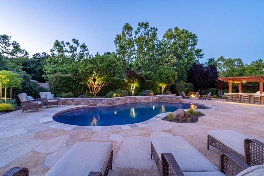 main property photo 67