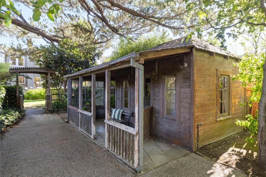 main property photo 48