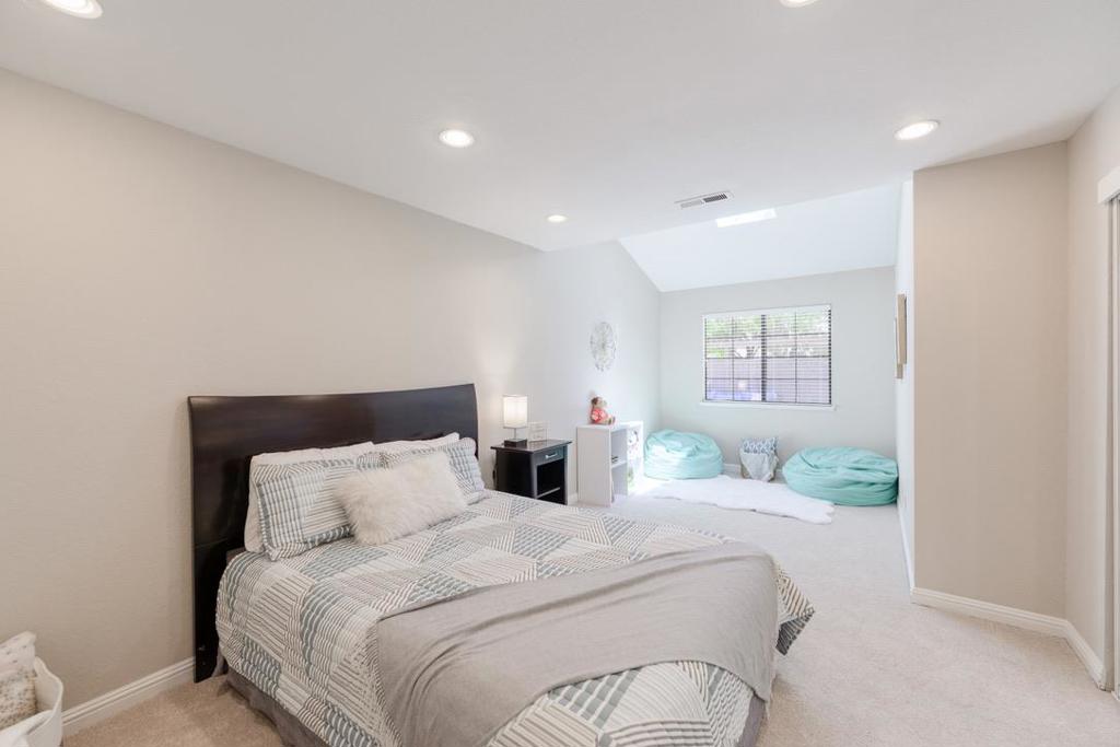 main property photo 79