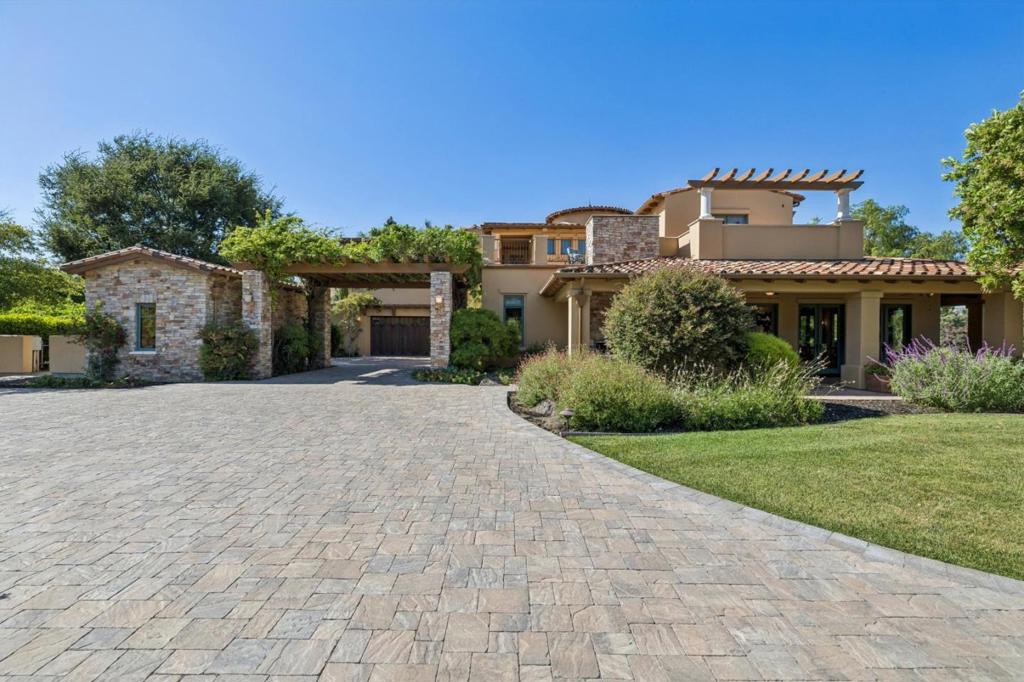 main property photo 15