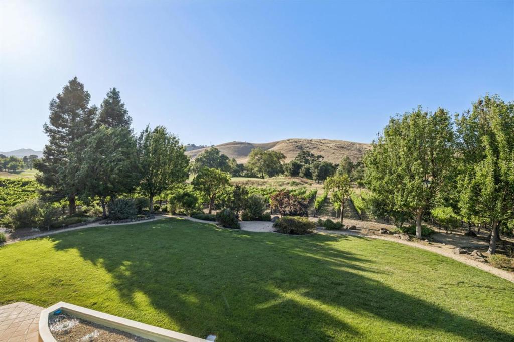 main property photo 49