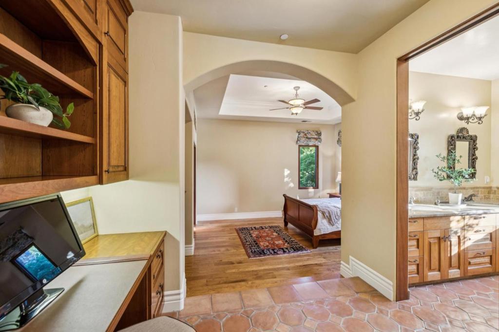 main property photo 66