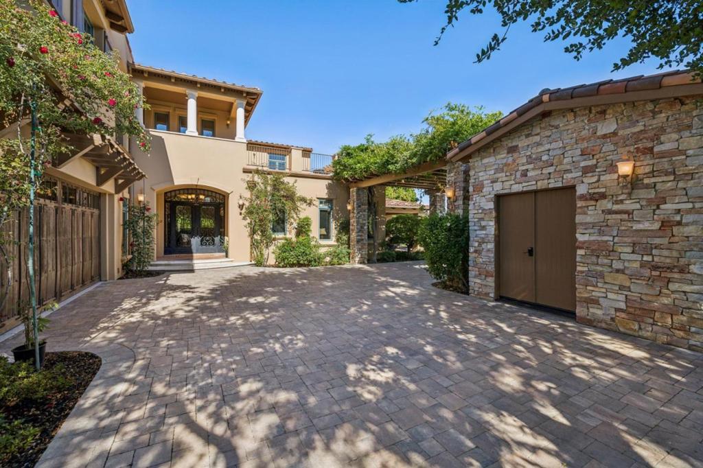 main property photo 76