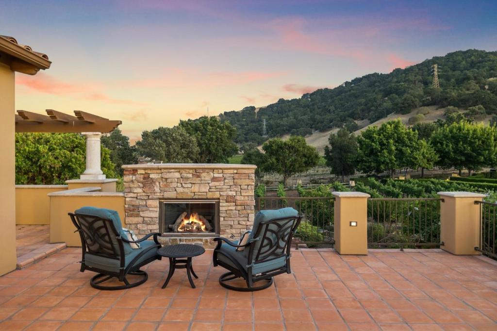 main property photo 94