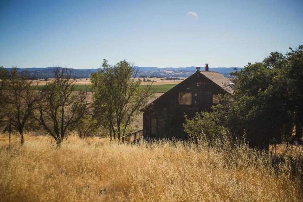 main property photo 7