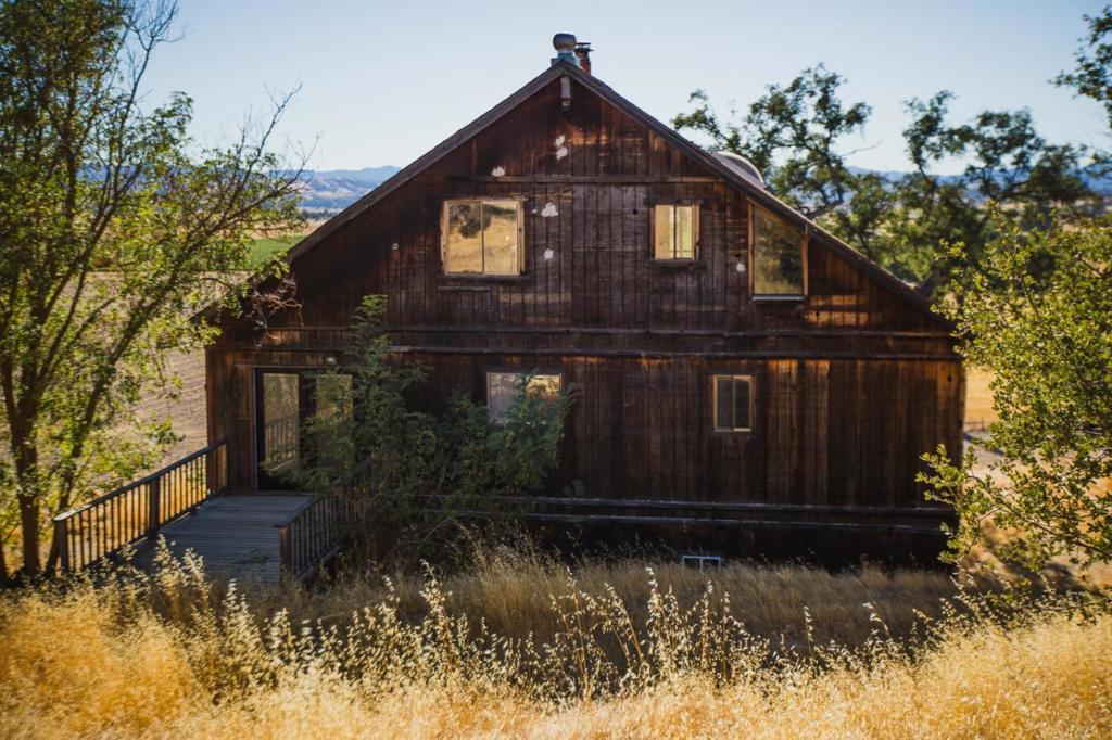 main property photo 8