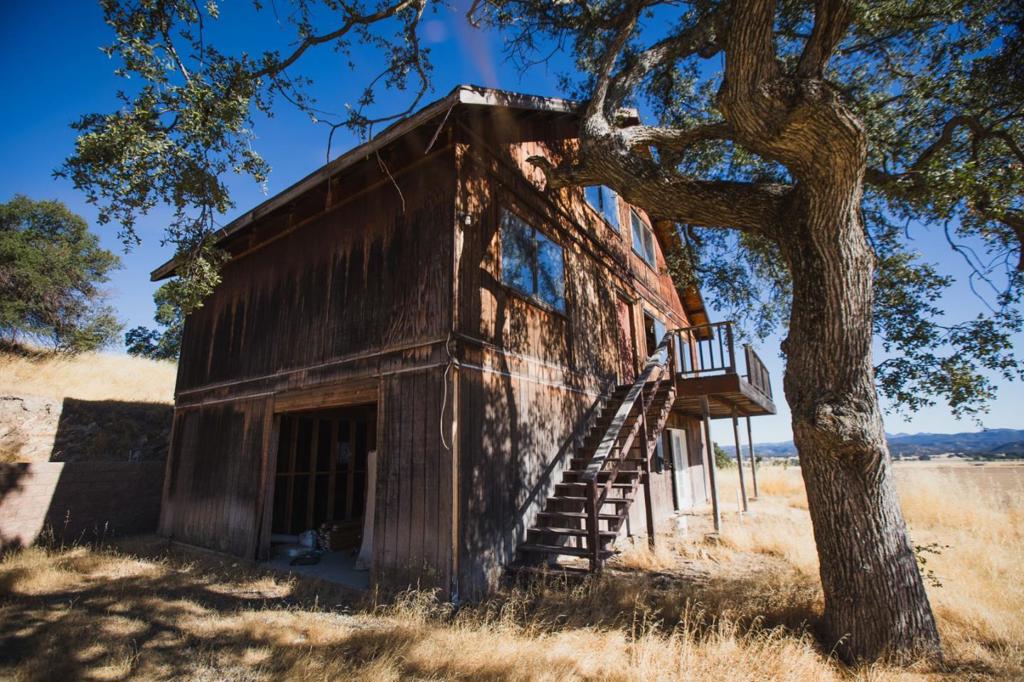 main property photo 9